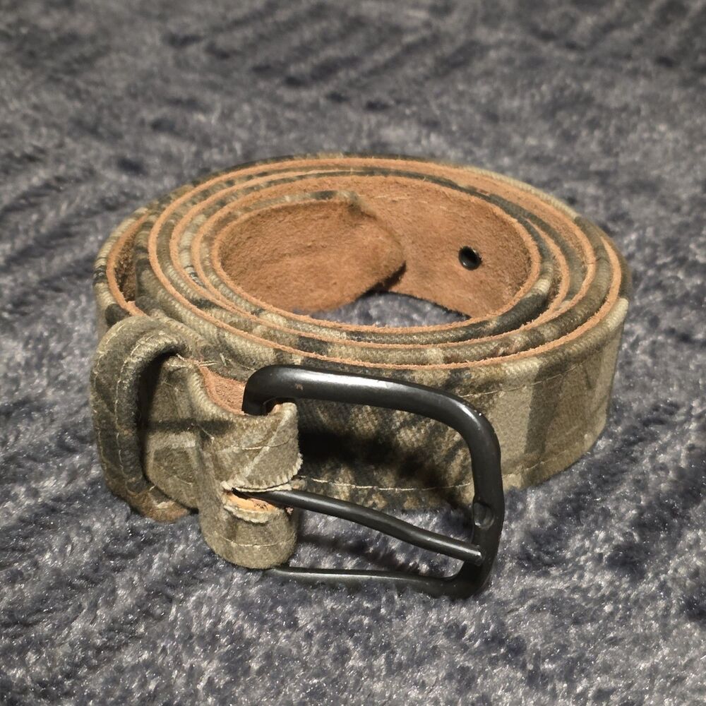 Realtree Men's Mossy Oaks Leather Belt Size 40-43 Thick Metal Buckle Hunting